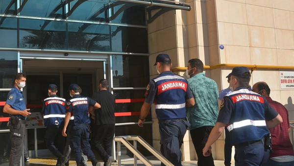 İzmir'de kooperatif soruşturmasında 11 gözaltı - Sputnik Türkiye
