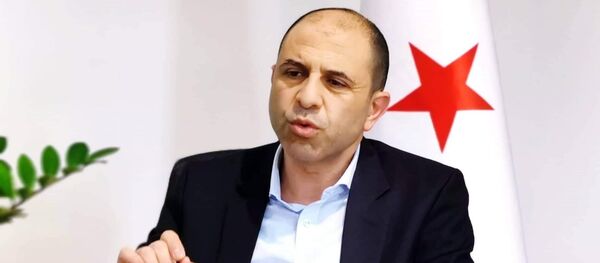 Kuzey Kıbrıs Bağımsız Cumhurbaşkanı Adayı, Başbakan Yardımcısı ve Dışişleri Bakanı Kudret Özersay - Sputnik Türkiye