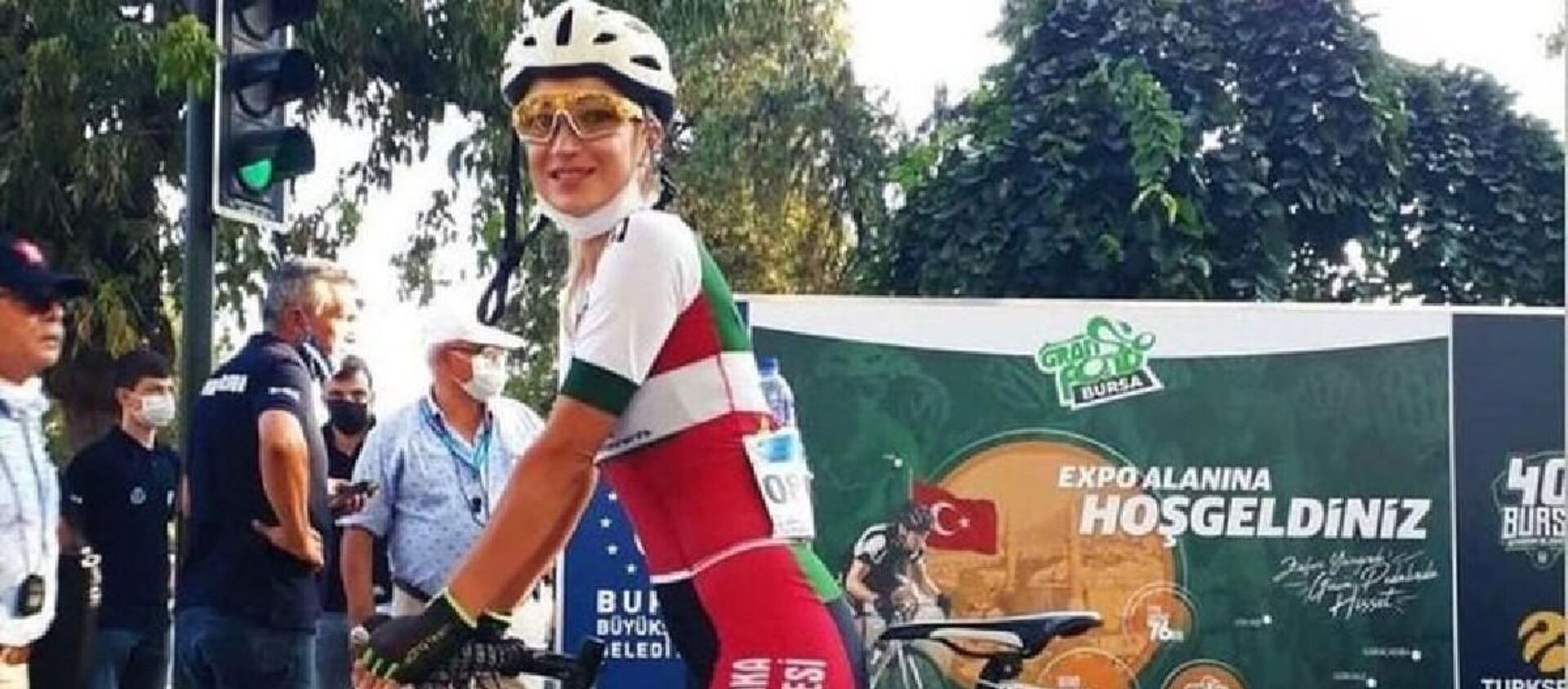 İzmir'de antrenman yaparken kamyon çarpan bisiklet sporcusu kadın öldü - Sputnik Türkiye, 1920, 14.10.2020