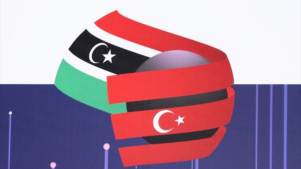 Libya'nın ekonomi alanında önde gelen 200 kamu ve sivil toplum kuruluşu ile özel şirketlerinin liderleri, iki ülke arasındaki ekonomik ilişkilerin artırılması ve yeni iş birlikleri yapılması amacıyla Türkiye'ye geldi.  Türkiye Libya  - Sputnik Türkiye