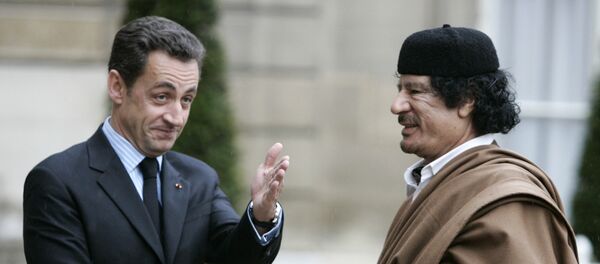 Nicolas Sarkozy - Muammer Kaddafi - Sputnik Türkiye