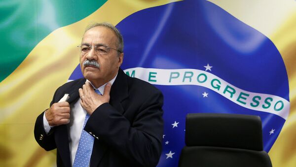 Brezilya'da yeni tip koronavirüs (Kovid-19) ile mücadele için ayrılan kamu bütçesini kötüye kulladığı şüphesiyle evine operasyon düzenlenen ve iç çamaşırında nakit para bulunan Senatör Chico Rodrigues - Sputnik Türkiye
