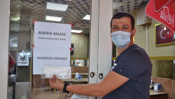 Balıkesir'de askıda maske uygulaması - Sputnik Türkiye