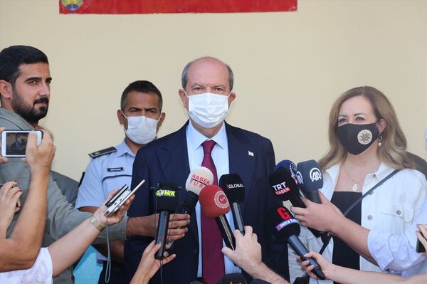 Kuzey Kıbrıs'ta cumhurbaşkanlığı seçiminin ikinci turu  - Sputnik Türkiye