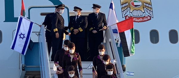 Birleşik Arap Emirlikleri'nden İsrail'e ilk ticari uçuş gerçekleştirildi - Sputnik Türkiye