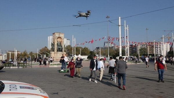 Taksim drone maske denetimi - Sputnik Türkiye