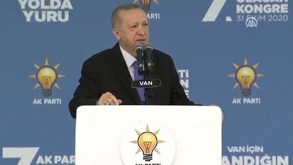 Cumhurbaşkanı ve AK Parti Genel Başkanı Erdoğan, Van’da partisinin 7. Olağan İl Kongresi'nde konuştu. - Sputnik Türkiye