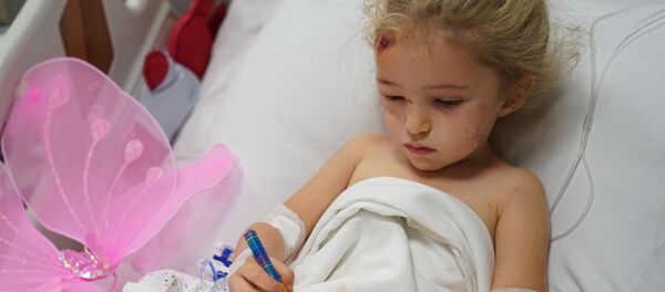 Depremden 65 saat sonra kurtarılan 3 yaşındaki Elif Perinçek - Sputnik Türkiye