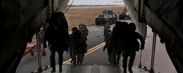 Rus barış gücünün Karabağ'a hareket etmesi - Sputnik Türkiye