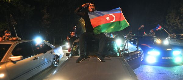 Karabağ'da savaşı sona erdiren anlaşmanın imzalanması ardından Ermenistan ve Azerbaycan'da yaşananlar - Sputnik Türkiye