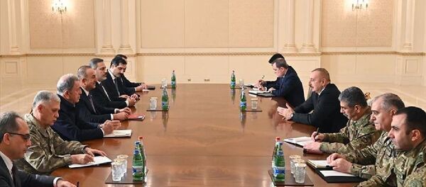 Azerbaycan Cumhurbaşkanı Aliyev, Çavuşoğlu, Akar, Dündar ve Fidan'ı kabul etti - Sputnik Türkiye