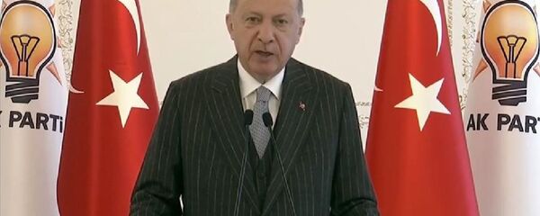 AK Parti Kars ve Karaman 7. Olağan İl Kongrelerine canlı bağlantı ile katılan Cumhurbaşkanı Erdoğan - Sputnik Türkiye