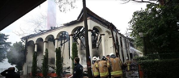 Tarihi Vaniköy Camisi yangın - Sputnik Türkiye