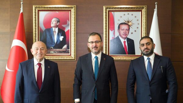 Gençlik ve Spor Bakanı Dr. Mehmet Kasapoğlu, TFF Başkanı Nihat Özdemir ve beIN Media Group CEO'su Yousef Al-Obaidly  - Sputnik Türkiye