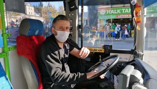 Trafikte tartıştığı halk otobüsü şoförüne copla saldırdı - Sputnik Türkiye