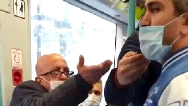 Tramvayda maske tartışması - Sputnik Türkiye