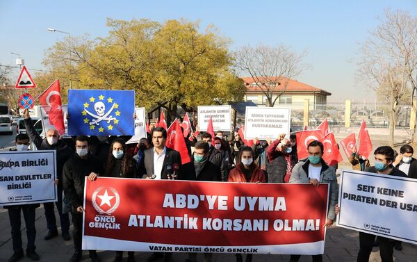 Vatan Partisi'nin Almanya Büyükelçiliği'nin önünde düzenlediği protesto  - Sputnik Türkiye