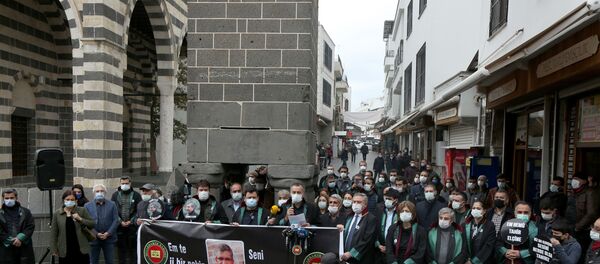 Tahir Elçi vurulduğu yerde anıldı - Sputnik Türkiye