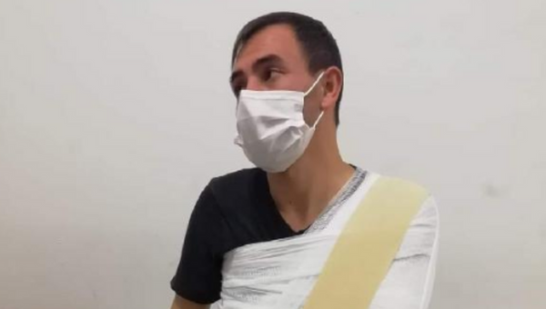 Ambulanstan izinsiz maske ve eldiven alıp, şoförü darp ettiler - Sputnik Türkiye