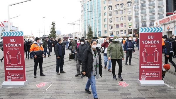 İstiklal Caddesi, Taksim, maske - Sputnik Türkiye