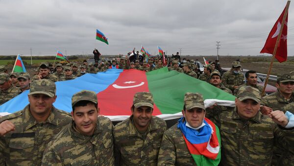 Azerbaycan  bayrağı - Laçin - Dağlık Karabağ - Sputnik Türkiye