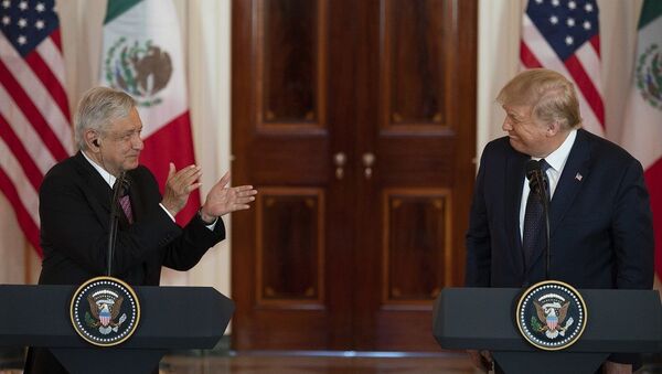 Meksika Devlet Başkanı Obrador ve Donald  Trump - Sputnik Türkiye