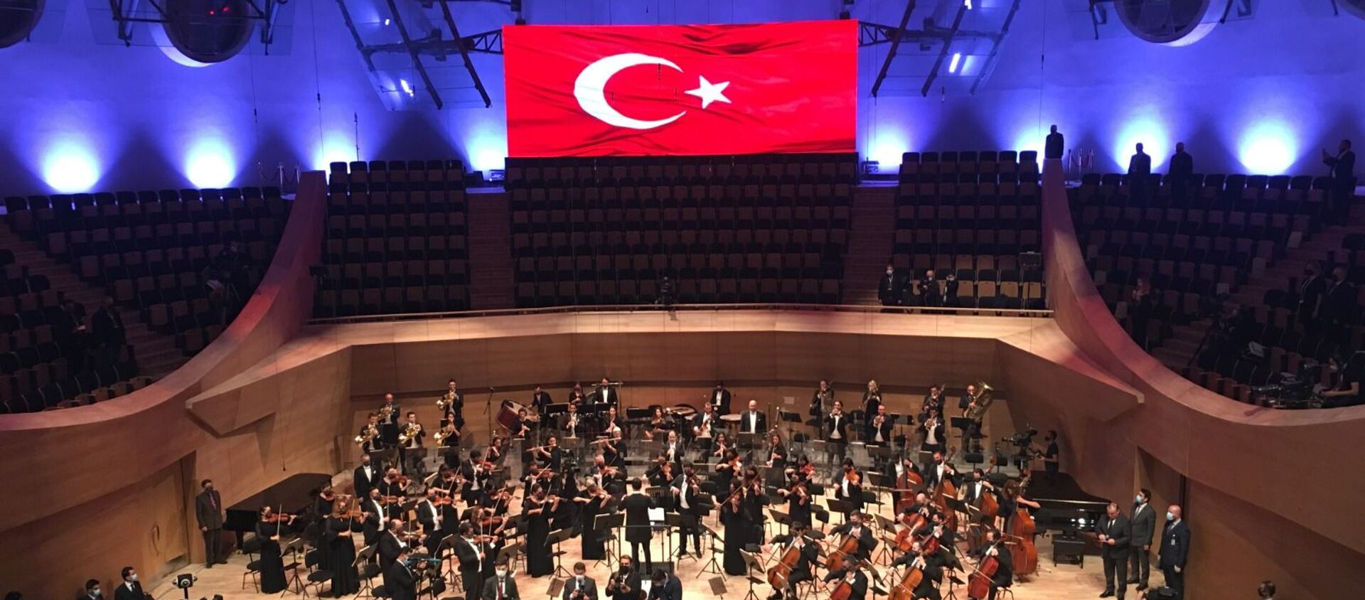 Ankara'da Cumhurbaşkanlığı Senfoni Orkestrası'nın açılışı  - Sputnik Türkiye, 1920, 05.12.2020