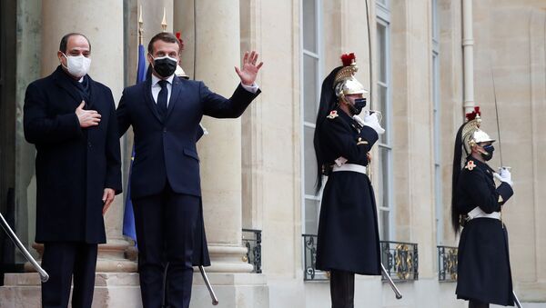 Macron, Paris'te Mısır Cumhurbaşkanı Abdulfettah es-Sisi ile görüştü - Sputnik Türkiye