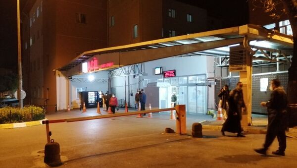 Yemekten zehirlenen 200 işçi hastaneye kaldırıldı - Sputnik Türkiye