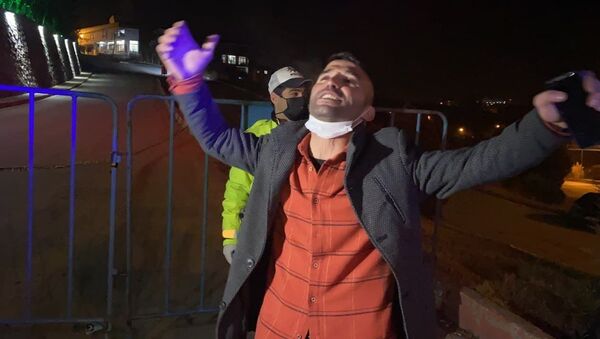 Karabük’te sokağa çıkma kısıtlamasına uymayarak patlak lastikle yolculuk yaptığı sırada kontrol noktasında durdurulan alkollü ve ehliyetsiz sürücüye 10 bin 857 TL para cezası uygulandı - Sputnik Türkiye