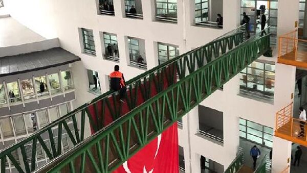 AK Partili Malatya Büyükşehir Belediyesi’nde çalışan işçi intihar girişiminde bulundu.  - Sputnik Türkiye