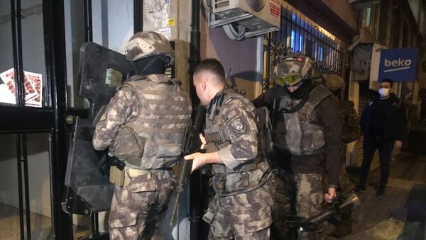 İstanbul'da terör örgütü El Kaide ve IŞİD'e yönelik eş zamanlı operasyon gerçekleştirildi. - Sputnik Türkiye
