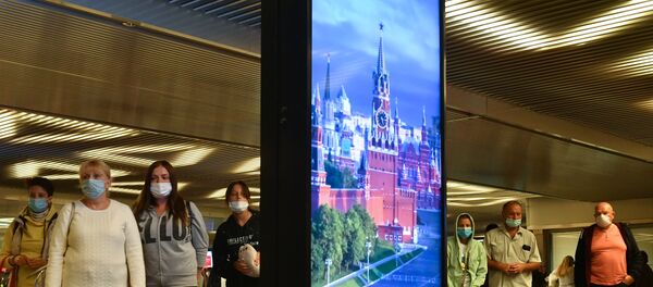 Maske - koronavirüs - Rusya - Moskova - havlimanı - Sputnik Türkiye