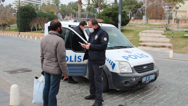 Sokağa çıkma kısıtlaması, polis - Sputnik Türkiye