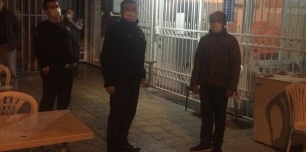 Antalya'da yeni tip koronavirüs (Kovid-19) tedbirleri kapsamında sokağa çıkma kısıtlamasıyla ilgili denetimlerde, gidecek yeri olmadığını söylediği halde ceza kesilen Ali Çiftçi, Ankara'da kimsesizler misafirhanesine yerleştirildi. - Sputnik Türkiye