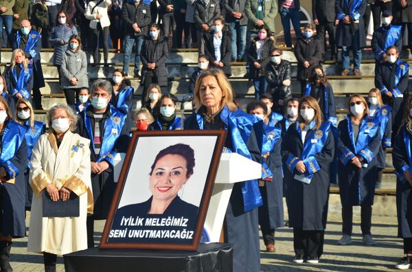 Akademisyen Aylin Sözer'in katili, cinayetin ardından kardeşine 260 bin TL göndermeye çalışmış - Sputnik Türkiye