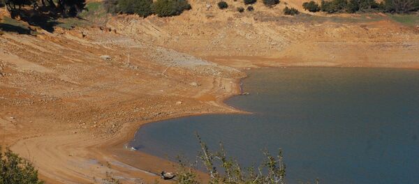 Edirne'nin Keşan ilçesinde, şehrin su ihtiyacının büyük bölümü karşılayan Kadıköy Barajı'nda yüzde 8 doluluk kaldı. - Sputnik Türkiye