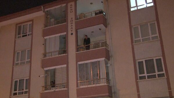 Camı kırıp evi basan adam eski sevgilisini kurşunladı - Sputnik Türkiye