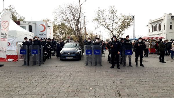 Boğaziçililerin rektör protestosu: Kadıköy'de toplandılar, istifa çağrısı yaptılar - Sputnik Türkiye