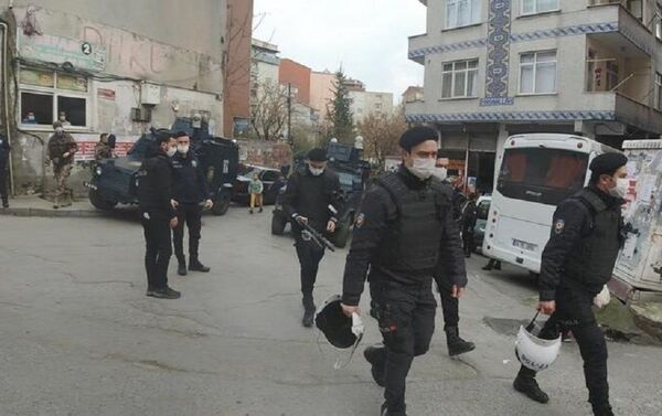 Okmeydanı'nda giriş çıkışlar kapatıldı: Polis arama noktaları oluşturdu  - Sputnik Türkiye