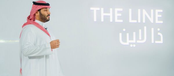 Suudi Arabistan Veliaht Prensi Muhammed bin Selman (MbS), NEOM içindeki 'The Line'ı (Çizgi) 'sıfır karbon şehri' olarak sundu. - Sputnik Türkiye