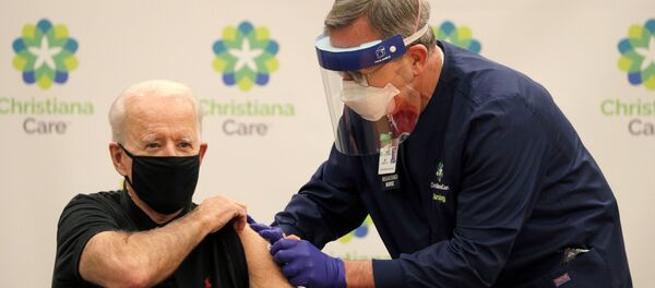 Biden, ikinci doz aşıyı oldu. - Sputnik Türkiye