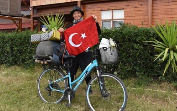 Bugüne kadar otostopla ve bisikletle 40 bin kilometre yol alan Hirohisa Tajima, Türkiye'de şu ana kadar 1400 kilometre yol yaptı. - Sputnik Türkiye