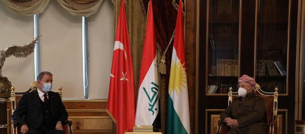 Hulusi Akar- eski IKBY Başkanı ve KDP lideri Mesud Barzani - Sputnik Türkiye