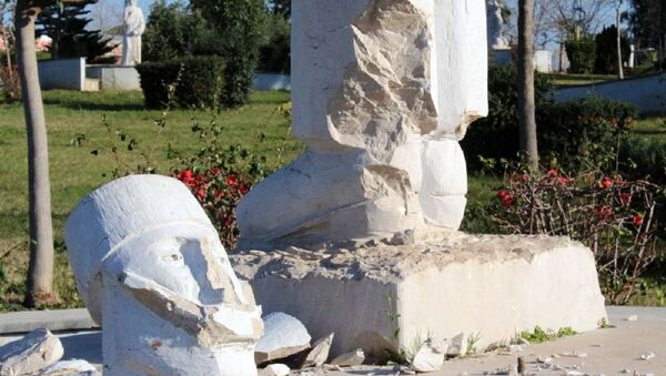 Antalya'da heykel saldırıları devam ediyor - Sputnik Türkiye