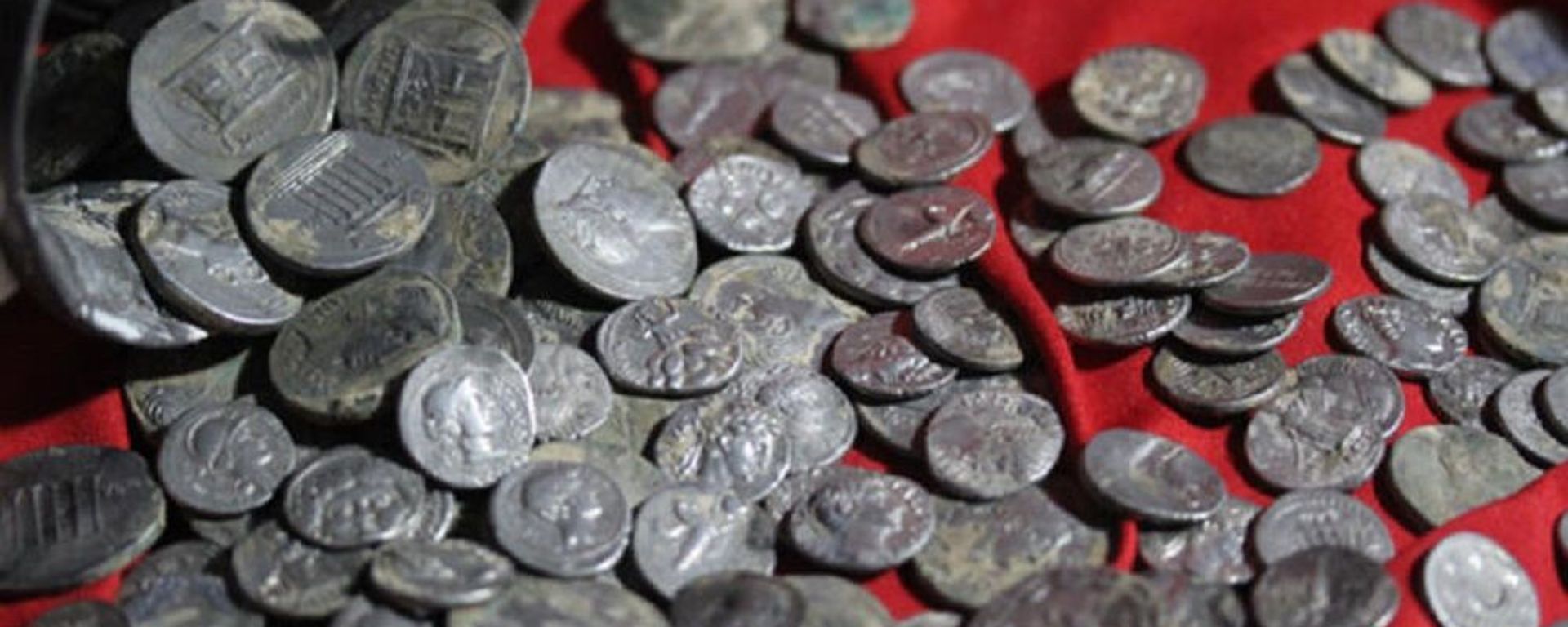 Kütahya'da bulunan 651 gümüş sikke Anadolu Medeniyetleri Müzesi'nde sergilenmeye başlandı - Sputnik Türkiye, 1920, 27.01.2021