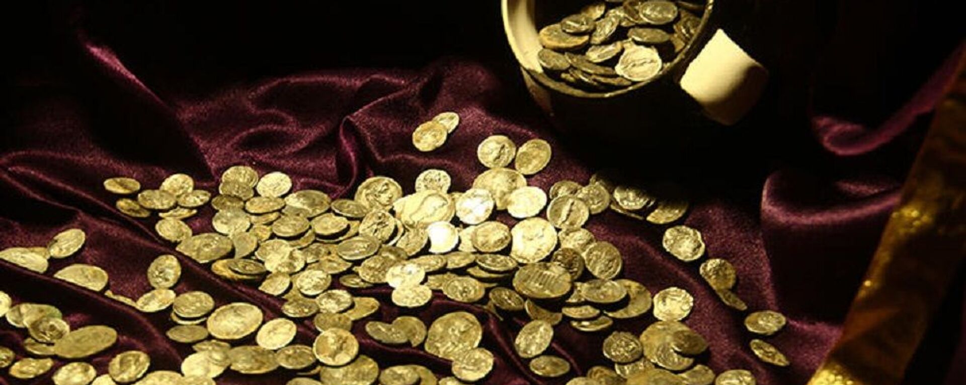 Kütahya'da bulunan 651 gümüş sikke Anadolu Medeniyetleri Müzesi'nde sergilenmeye başlandı - Sputnik Türkiye, 1920, 18.04.2024