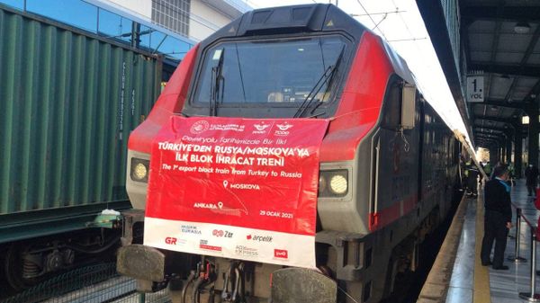 Rusya ve Çin'e gidecek ihracat trenleri Ankara Gar'dan uğurlandı Rusya ve Çin'e gidecek ihracat trenleri Ankara Gar'dan uğurlandı - Sputnik Türkiye