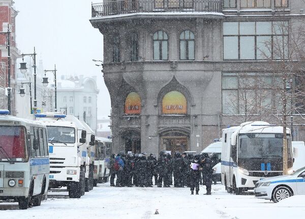 Navalnıy destekçileri, Rusya'nın doğusundaki kentlerde sokağa çıktı Navalnıy destekçileri, Rusya'nın doğusundaki kentlerde sokağa çıktı - Sputnik Türkiye