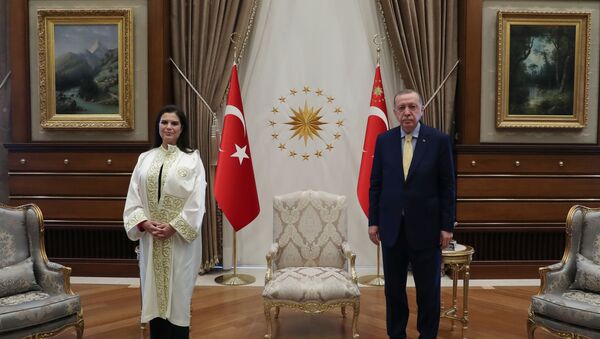 Cumhurbaşkanı Recep Tayyip Erdoğan - Çukurova Üniversitesi Rektörü Prof. Dr. Meryem Tuncel - Sputnik Türkiye